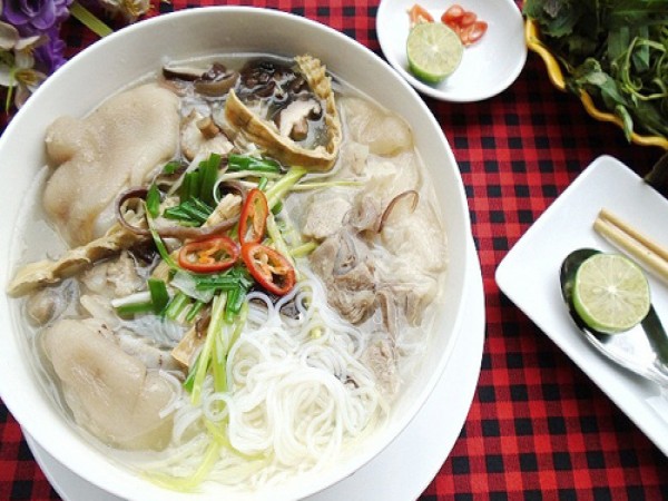 Dựng sau (móng giò heo)